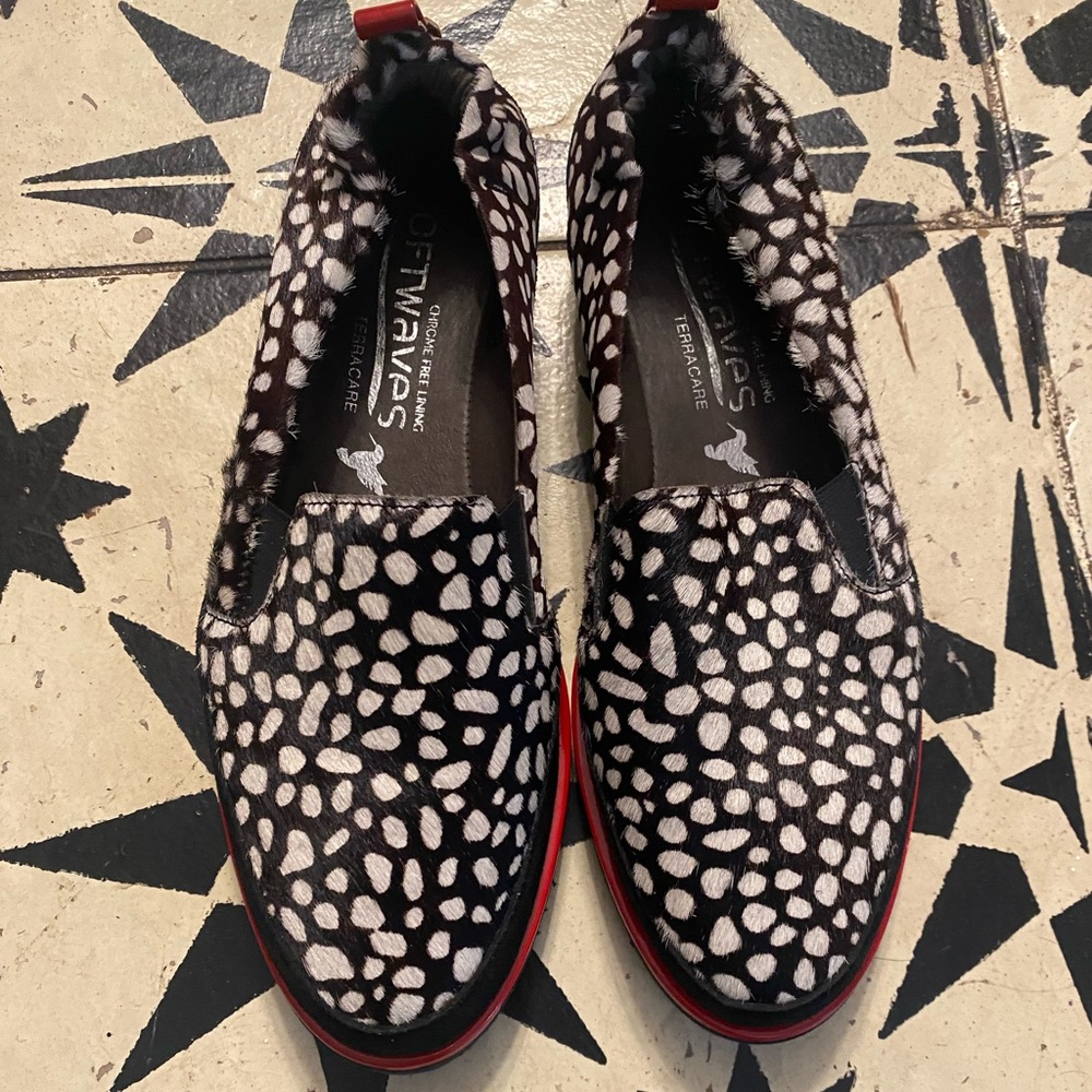 Software Slip Ons - image 1